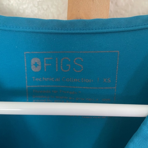 FIGS Pacific Blue High Waisted Zamora Joggers and Casma Top - Picture 2 of 10